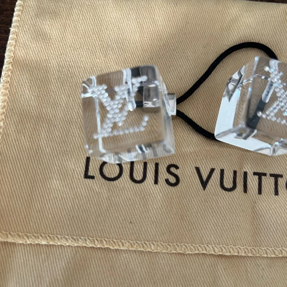 Louis Vuitton Lucite cube hair cube - Picture 4 of 10
